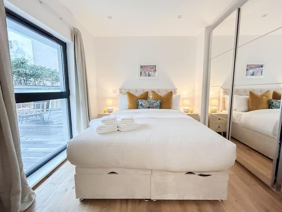 Stylish 2 Bed With Large Terrace * London