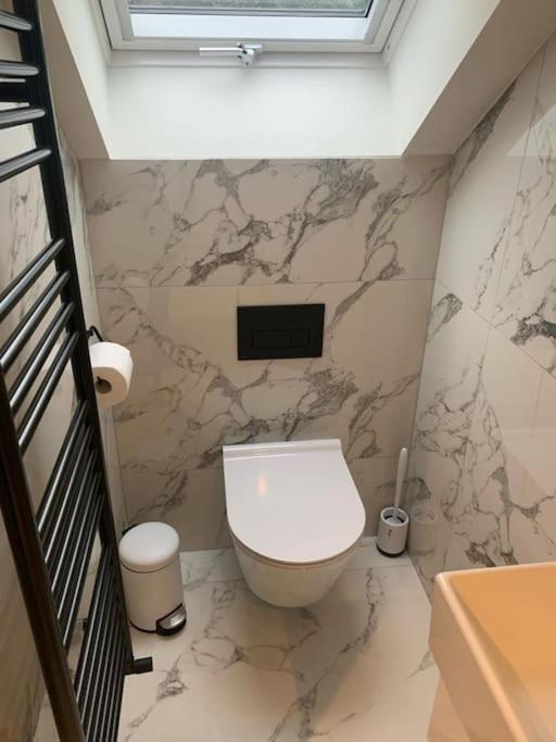 One Bed-apartment In * London