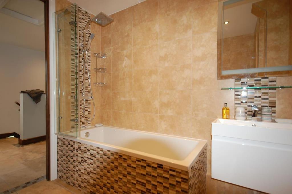 Lägenhet Clifton - Luxury 1 Bed Flat - 1 Min Walk To Tube London