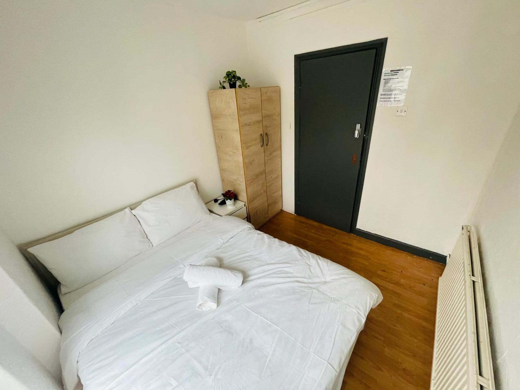 Double Near Canary Wharf 32 * London