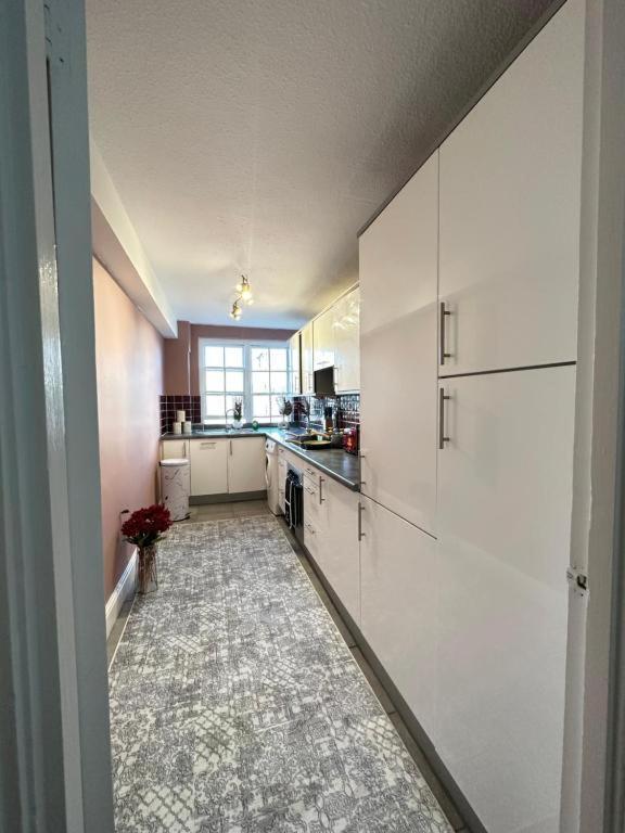 Hyde Park Three Bedroom Lägenhet *