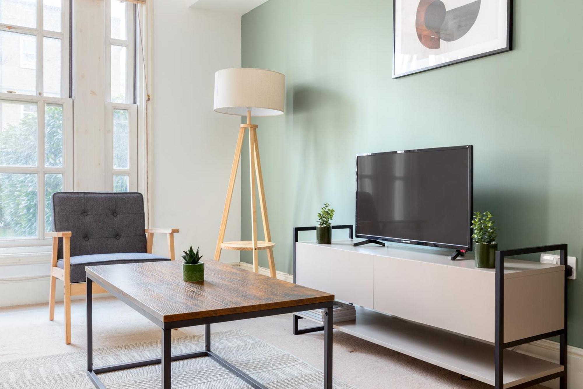 The Haggerston Collection * Londra