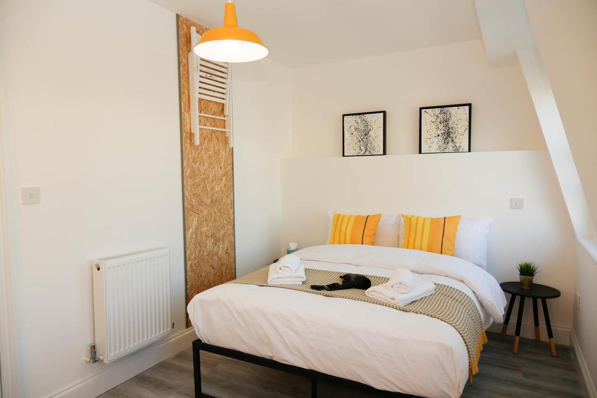Luxury In Camden Town Near Shops, Cafes, Bars & Metro With Shared Bathrooms Séjour chez l'habitant Londres