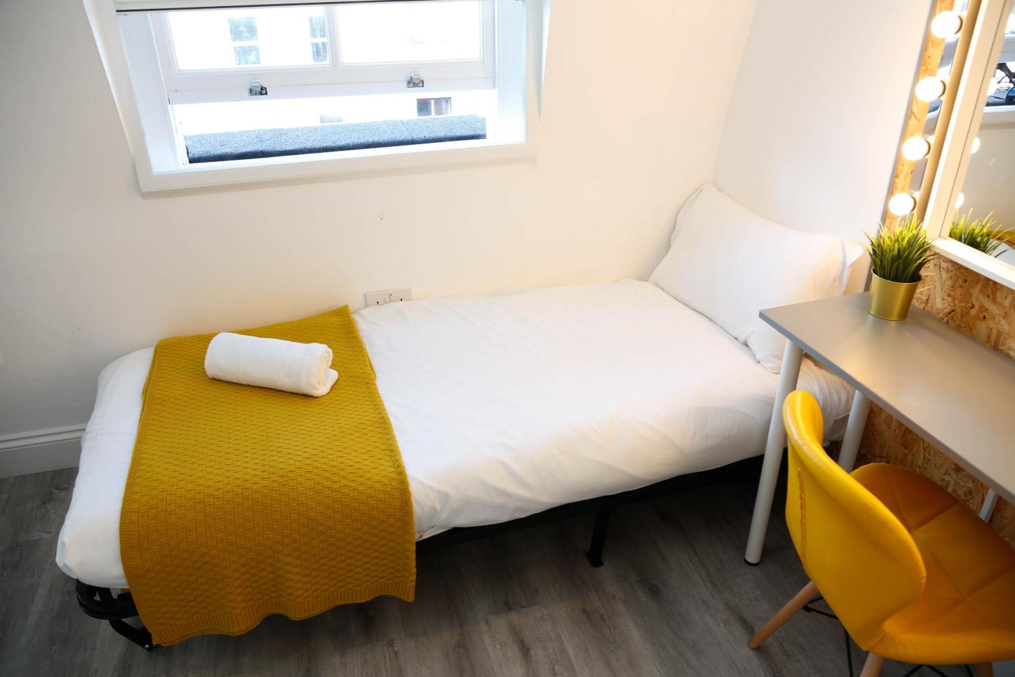 Luxury In Camden Town Near Shops, Cafes, Bars & Metro With Shared Bathrooms Londres