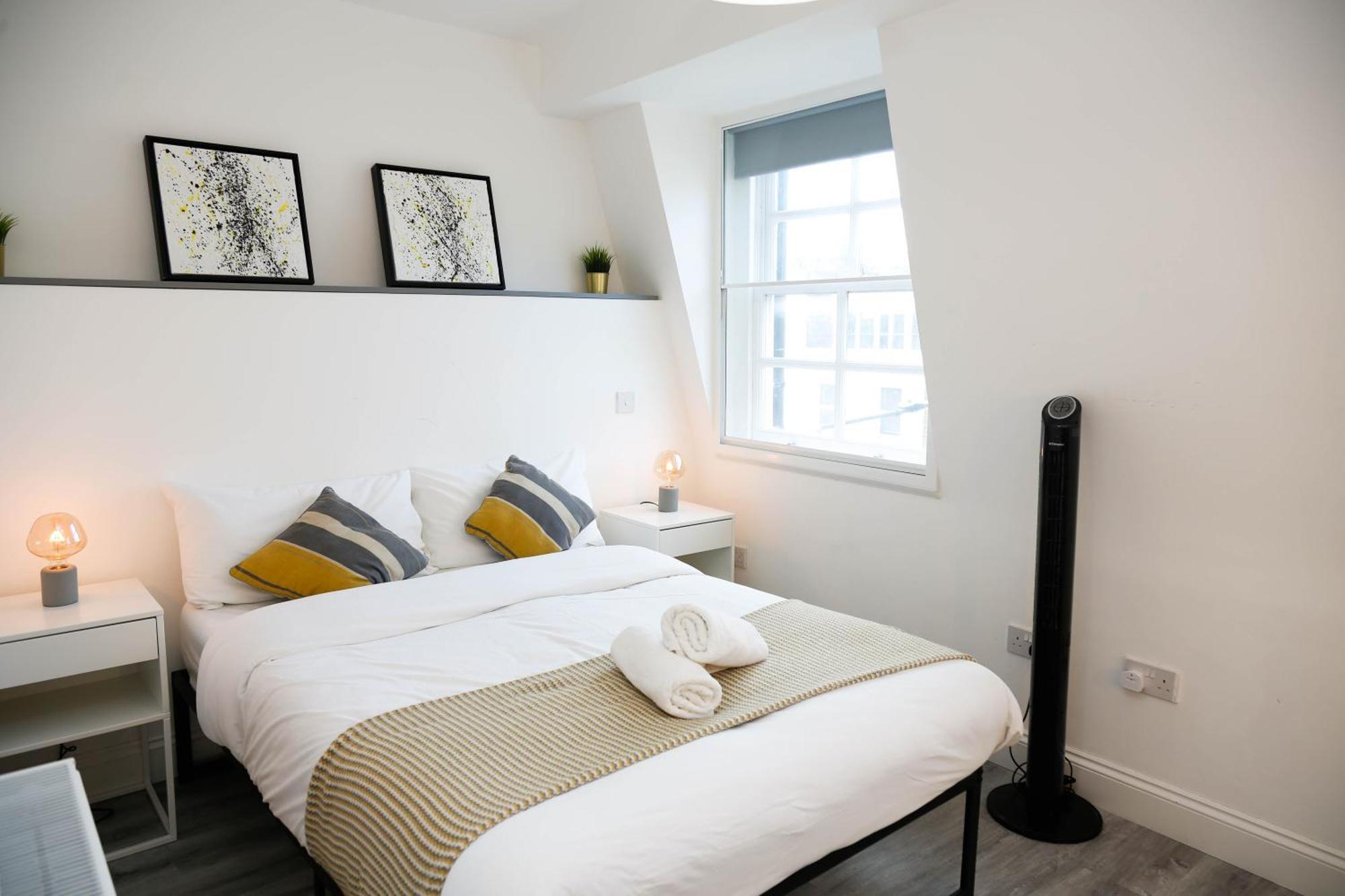 Luxury In Camden Town Near Shops, Cafes, Bars & Metro With Shared Bathrooms Séjour chez l'habitant