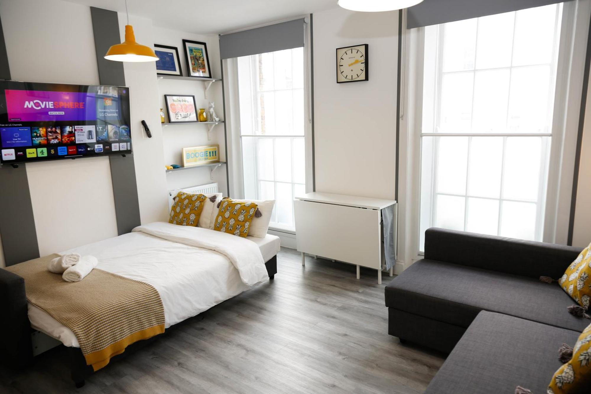Luxury In Camden Town Near Shops, Cafes, Bars & Metro With Shared Bathrooms Londres