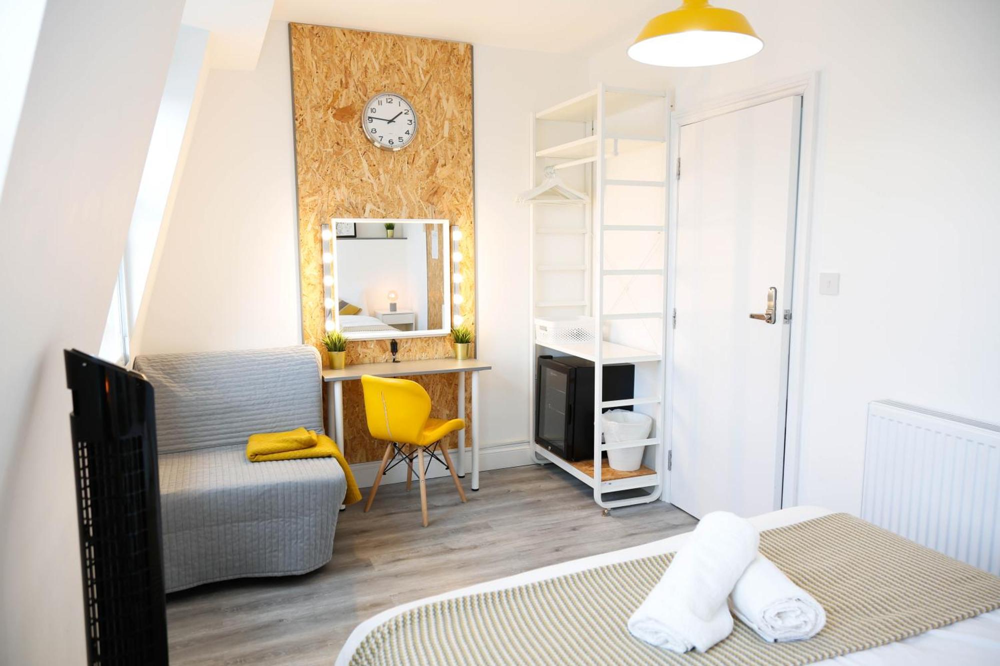 Luxury In Camden Town Near Shops, Cafes, Bars & Metro With Shared Bathrooms Séjour chez l'habitant *