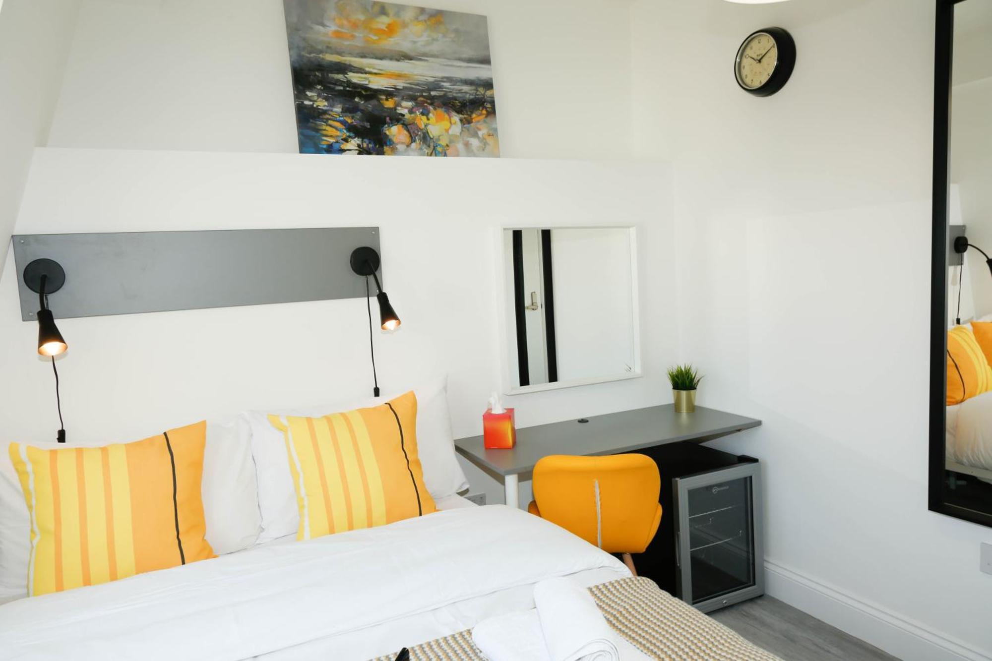 Luxury In Camden Town Near Shops, Cafes, Bars & Metro With Shared Bathrooms Londres