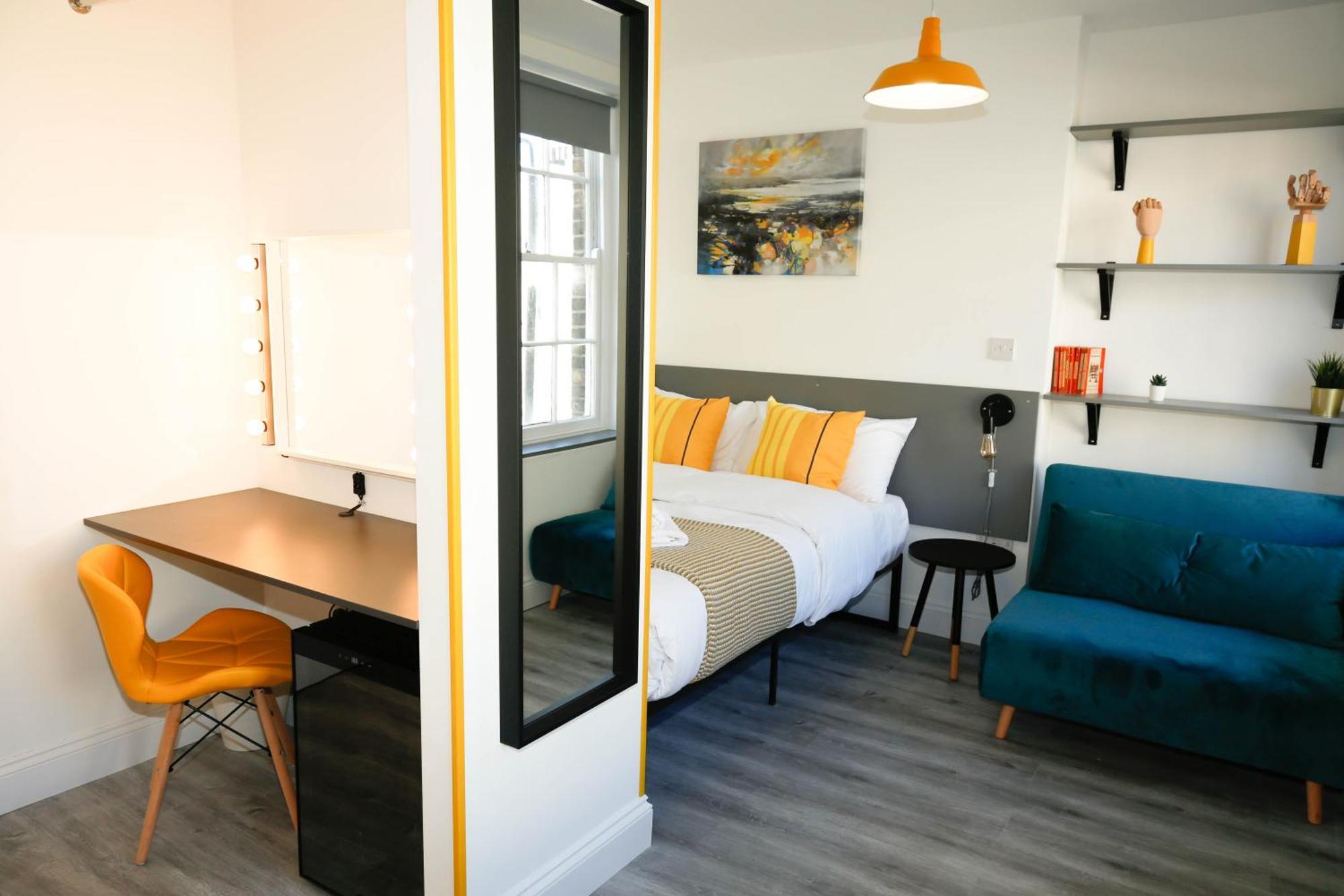 Luxury In Camden Town Near Shops, Cafes, Bars & Metro With Shared Bathrooms Londres