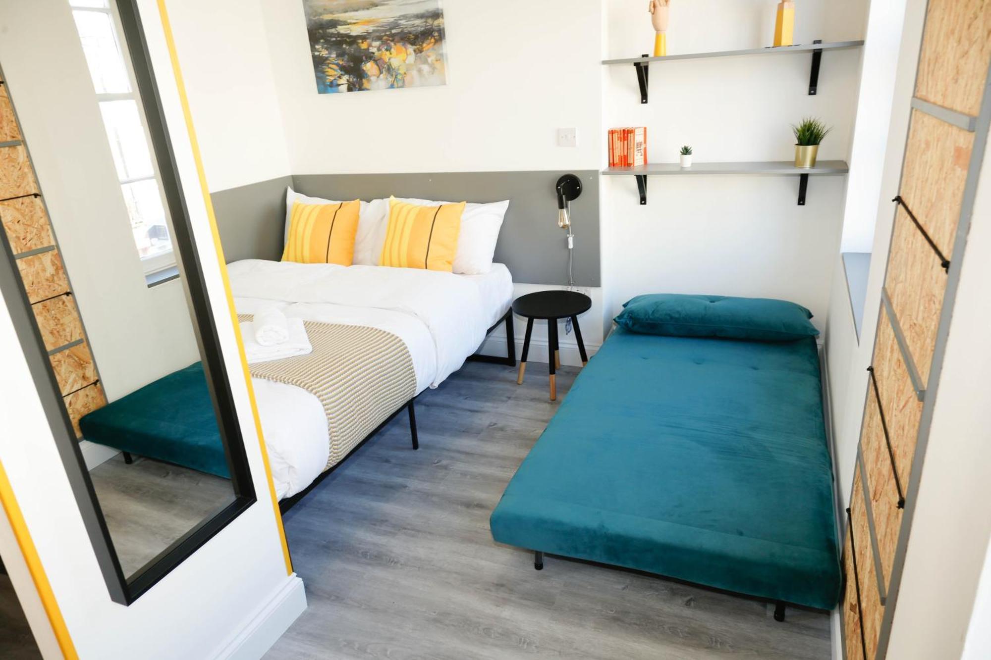 Luxury In Camden Town Near Shops, Cafes, Bars & Metro With Shared Bathrooms Séjour chez l'habitant Londres