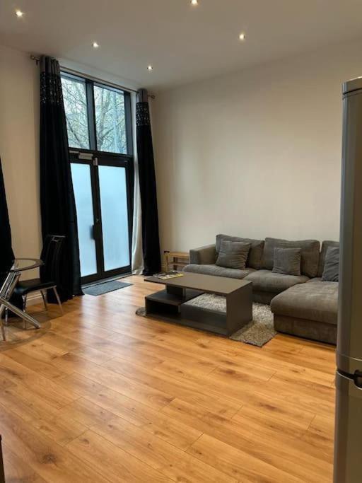 Apartment Chic Battersea Retreat *