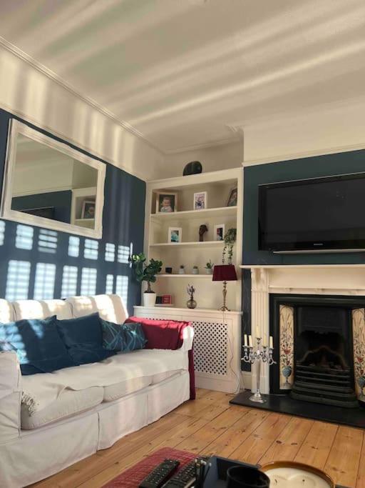 Villa Luxury 4 Bedroom House In Featured On Tv