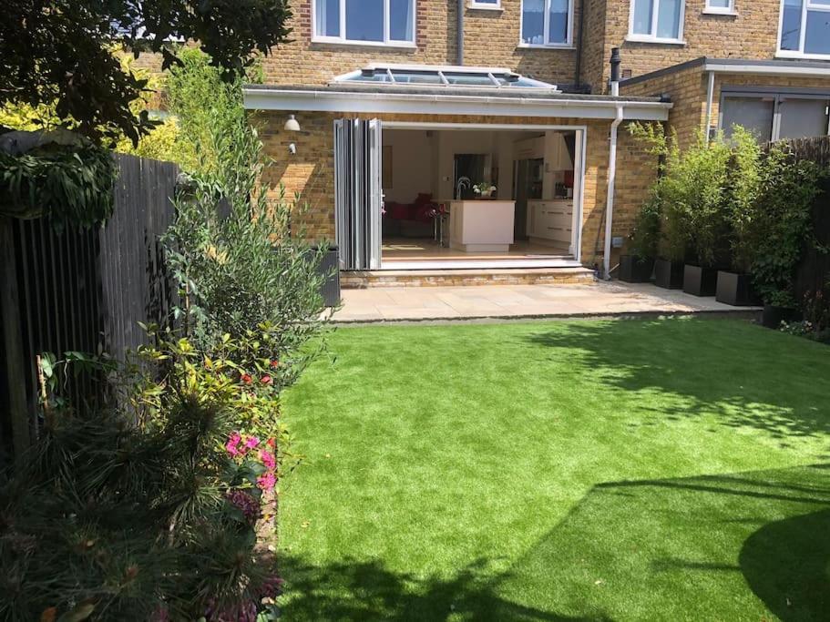 Villa Luxury 4 Bedroom House In Featured On Tv London