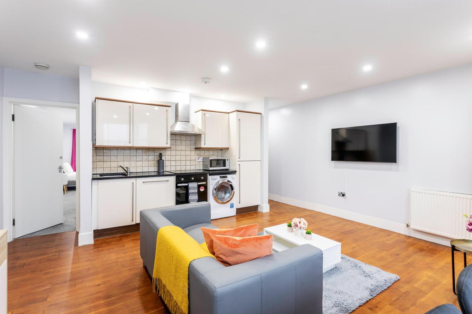 Bright Clapham Apartment *
