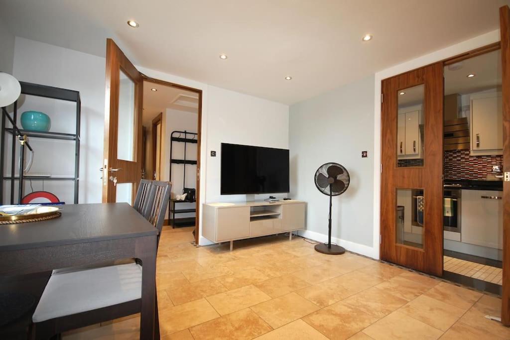 Clifton - Luxury 1 Bed Flat - 1 Min Walk To Tube Lägenhet London