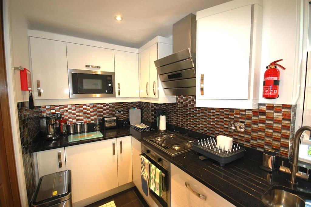 Lägenhet Clifton - Luxury 1 Bed Flat - 1 Min Walk To Tube London