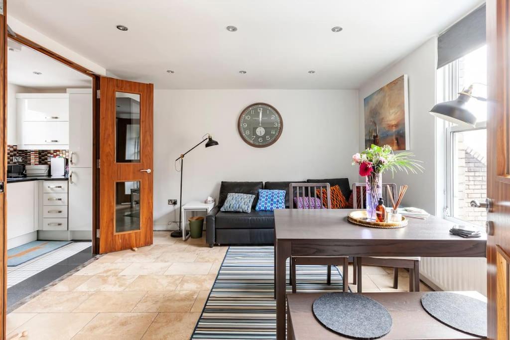 Clifton - Luxury 1 Bed Flat - 1 Min Walk To Tube Lägenhet London