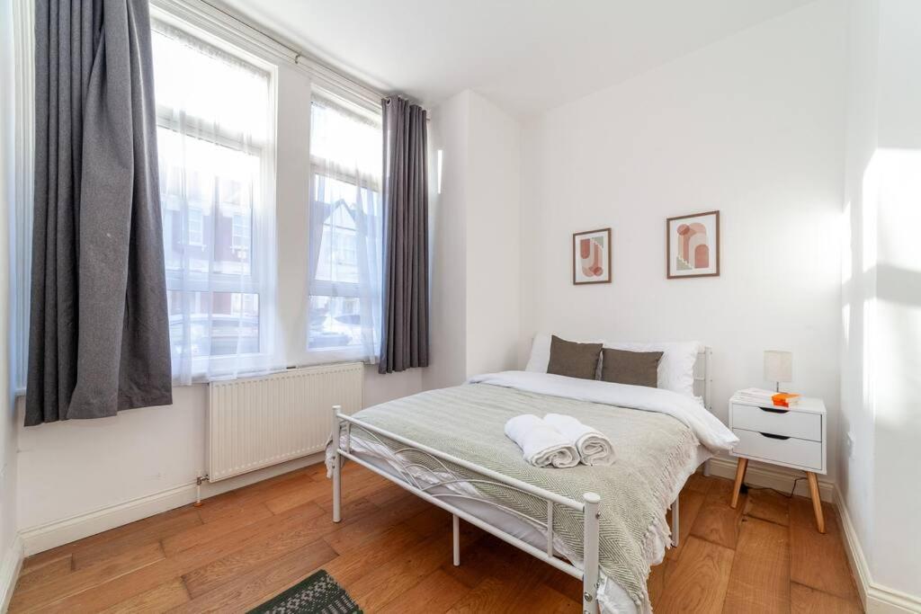 Sleek & Modern 2 Bd In - Sleeps 7 - Parking Lejlighed *
