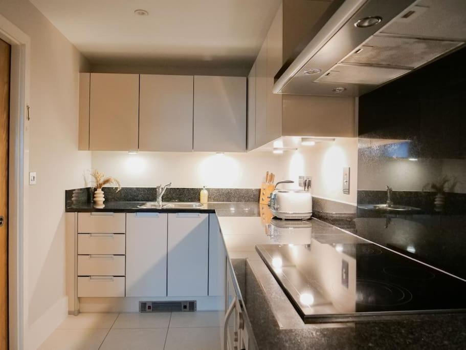 Vista Haven: A Short Let Retreat Lägenhet London