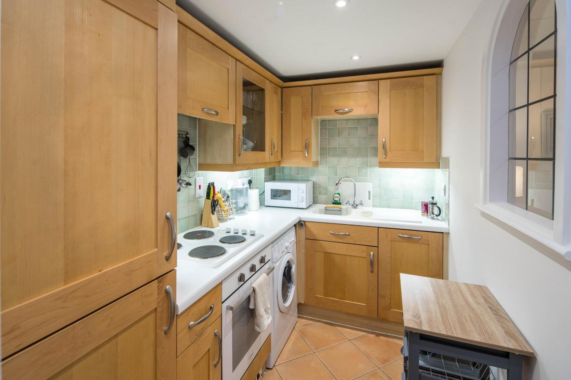 Apartment 1bd Modern Oasis: Near Attractions *