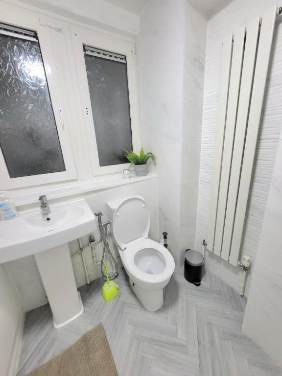 Apartment Three Bed Flat In Mile End