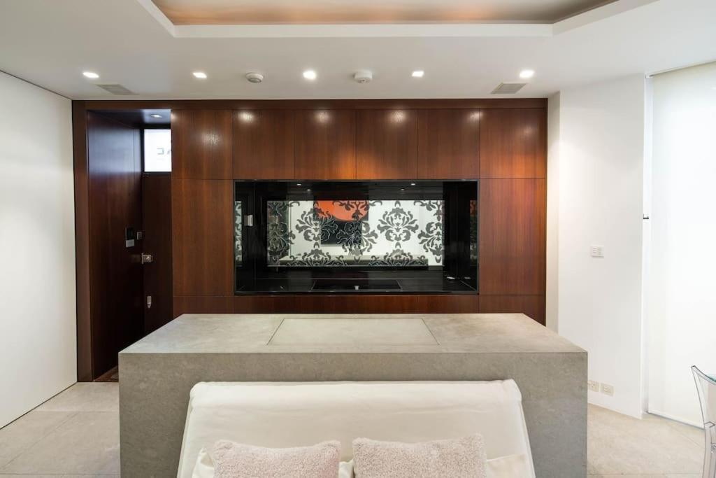 Hyde Park South Kensington *