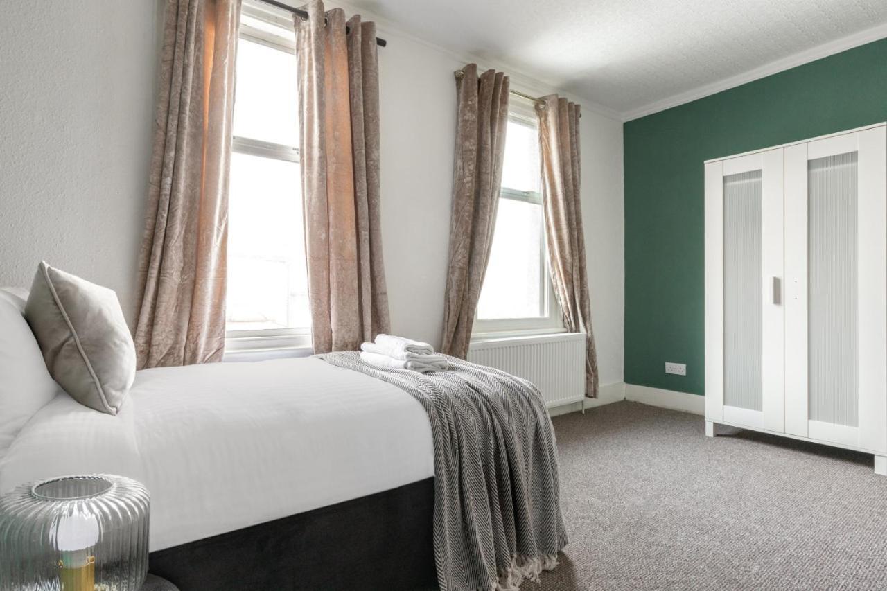 Perry Place - Forest Hill- 3 Bed House Holiday home *
