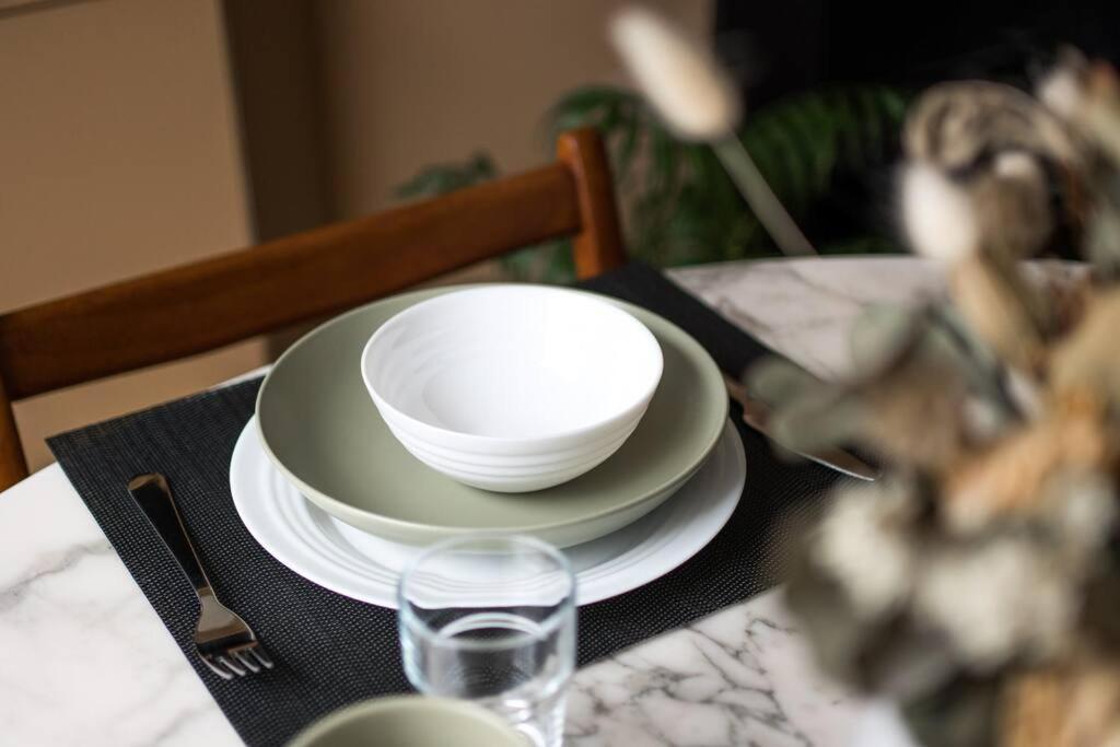 Westbourne Gardens Apartment *