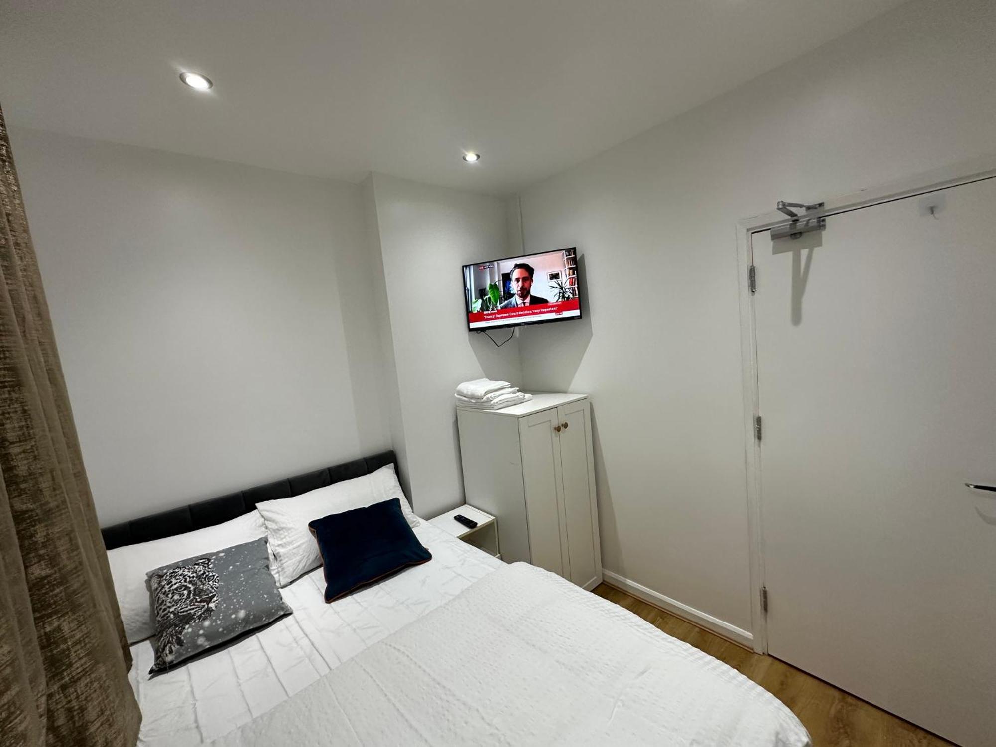 Beautiful Double With Free Wi-fi And Free Parking * London