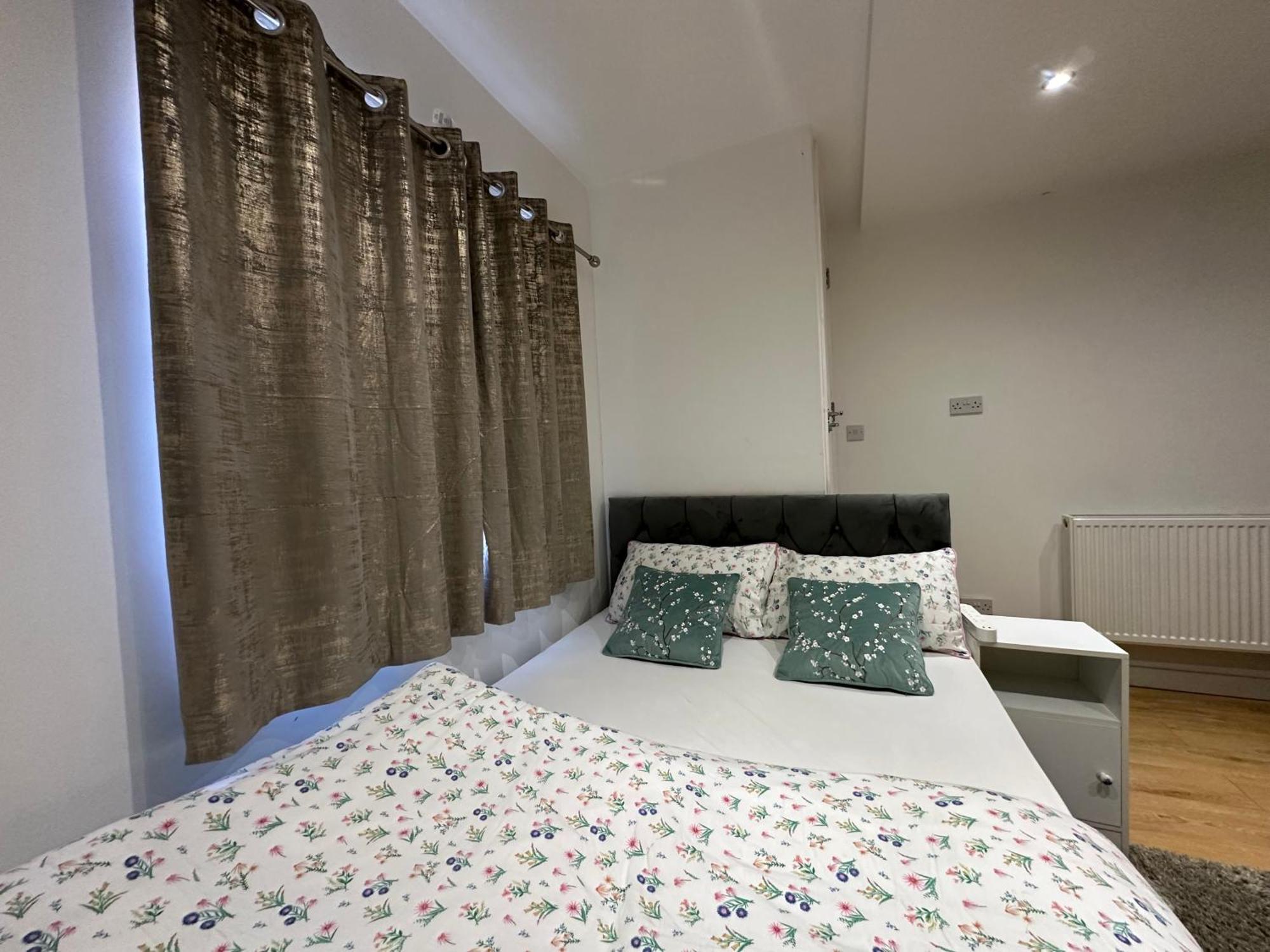 Beautiful Double With Free Wi-fi And Free Parking