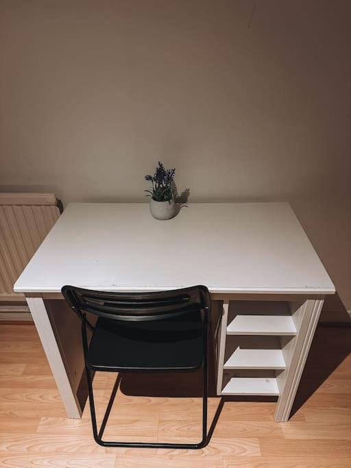 Spacious 3 Bedroom Flat In Stockwell Appartement *
