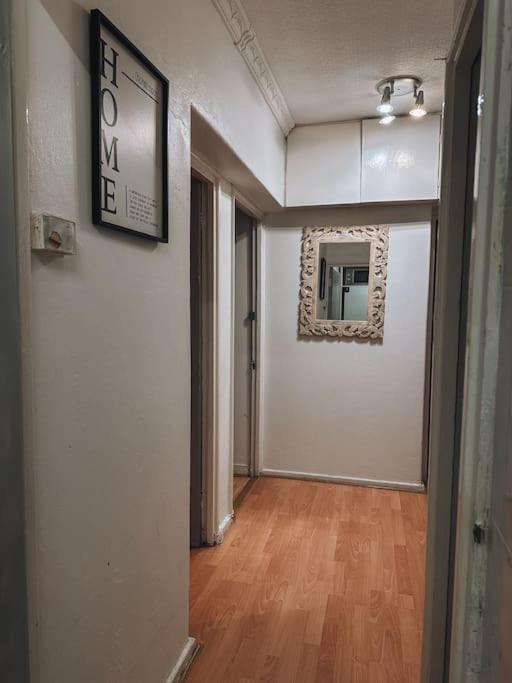 Spacious 3 Bedroom Flat In Stockwell Appartement Londres