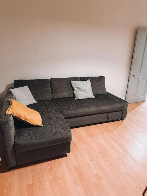 Spacious 3 Bedroom Flat In Stockwell Appartement