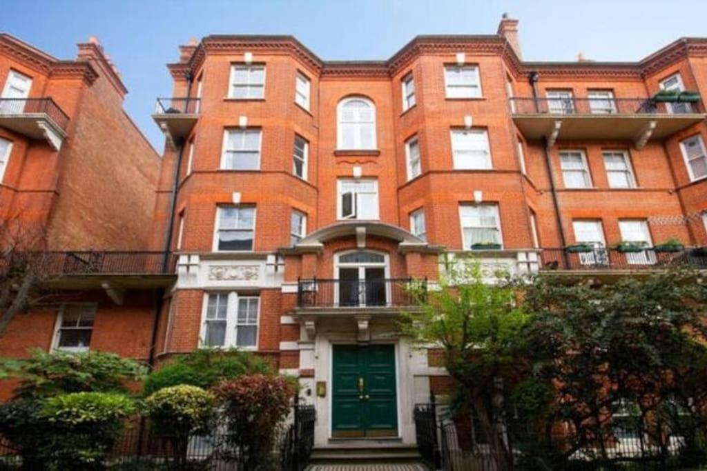 Spacious Flat In West Kensington * Londen