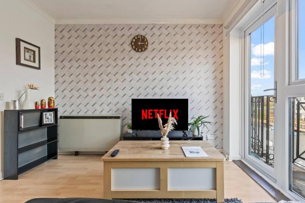 1-bedroom With Free Private Parking - Canary Wharf Appartamento