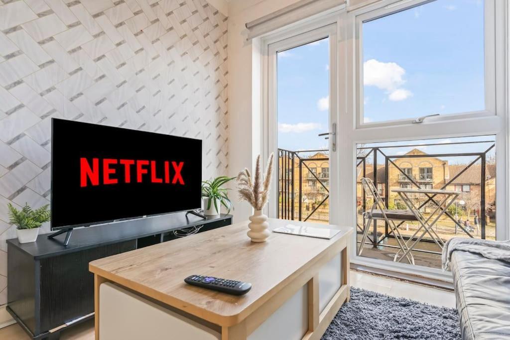 Appartamento 1-bedroom With Free Private Parking - Canary Wharf *