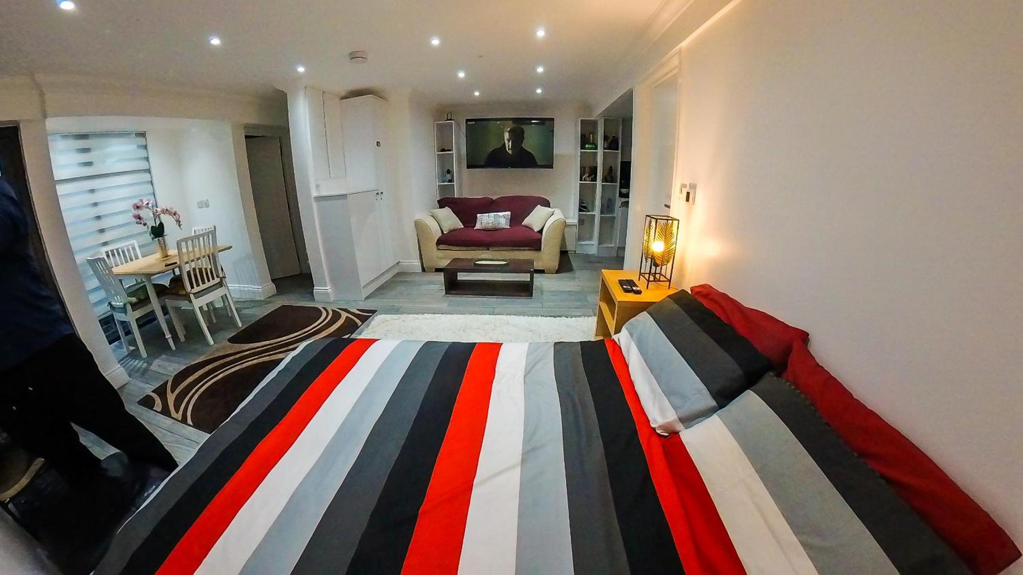 1 Bedroom Flat With Whirlpool Bath Londra