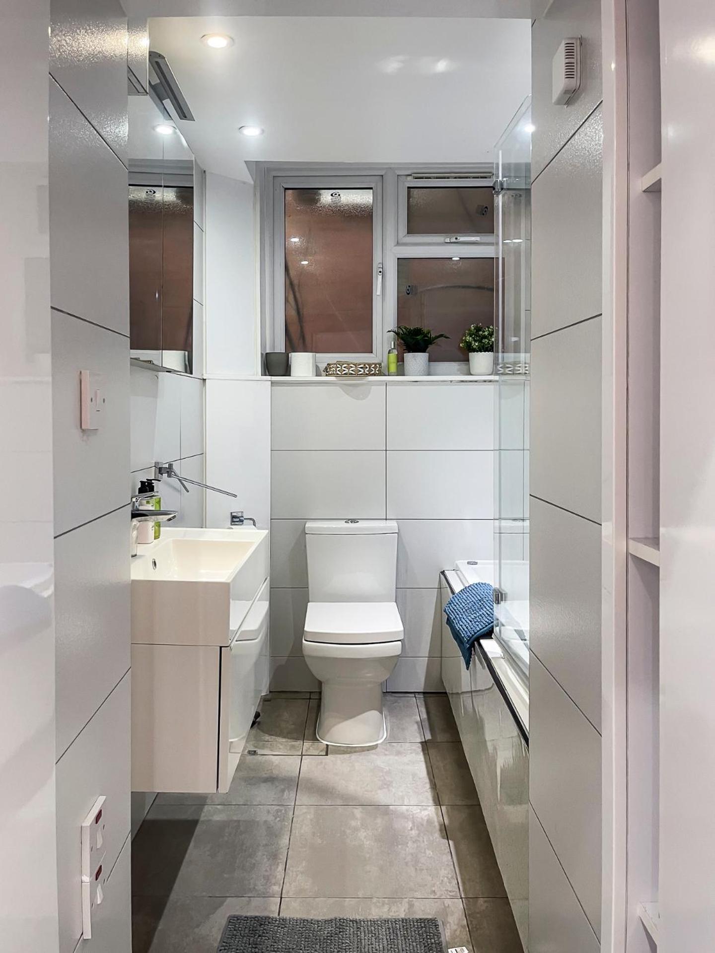 Appartamento 1 Bedroom Flat With Whirlpool Bath Londra
