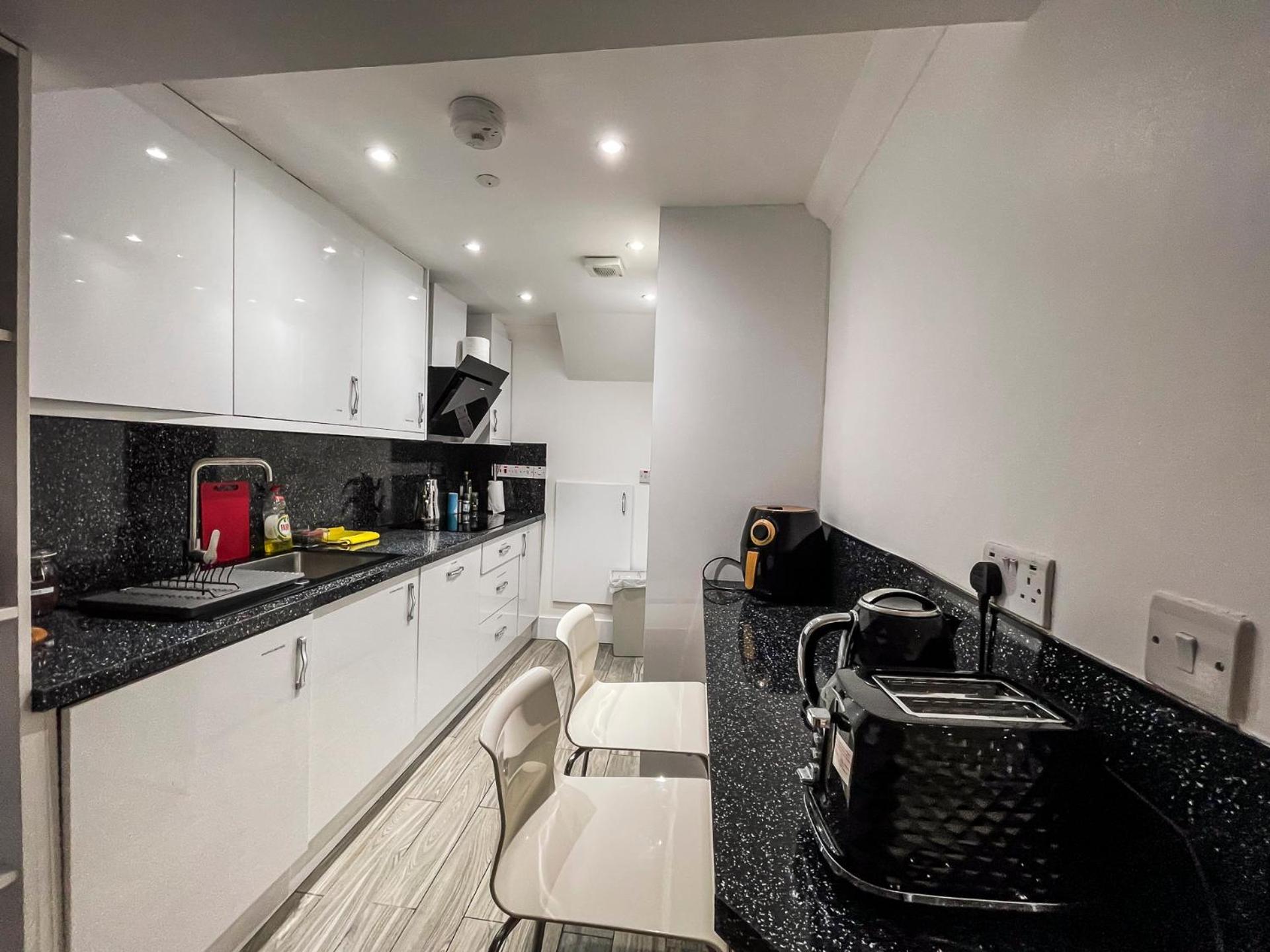 1 Bedroom Flat With Whirlpool Bath * Londra