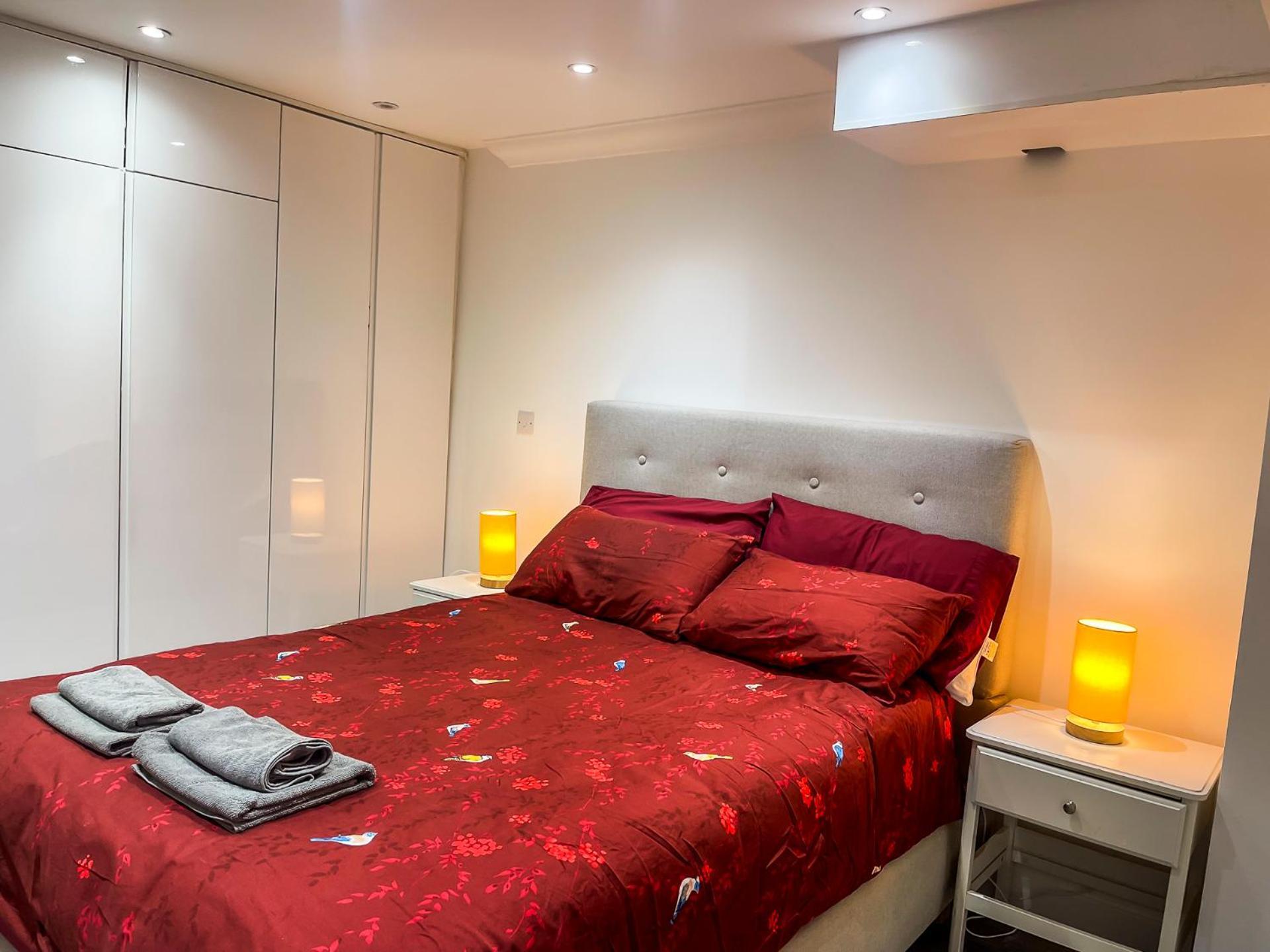 1 Bedroom Flat With Whirlpool Bath Londra