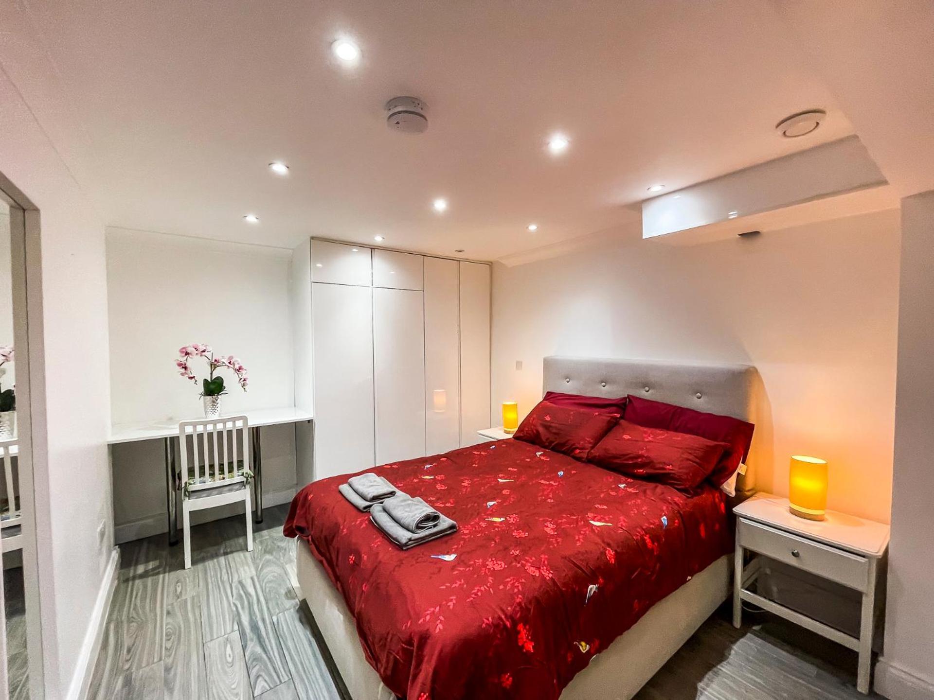 1 Bedroom Flat With Whirlpool Bath * Londra