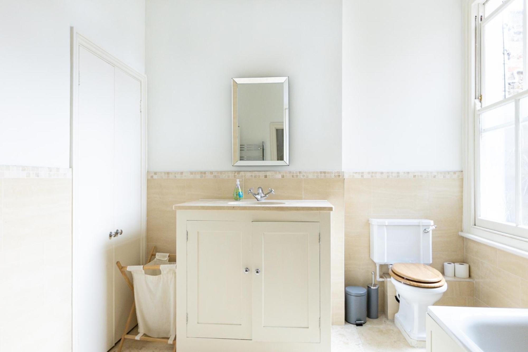 Charming 4 Bed Victorian House In Clapham Old Town Londres