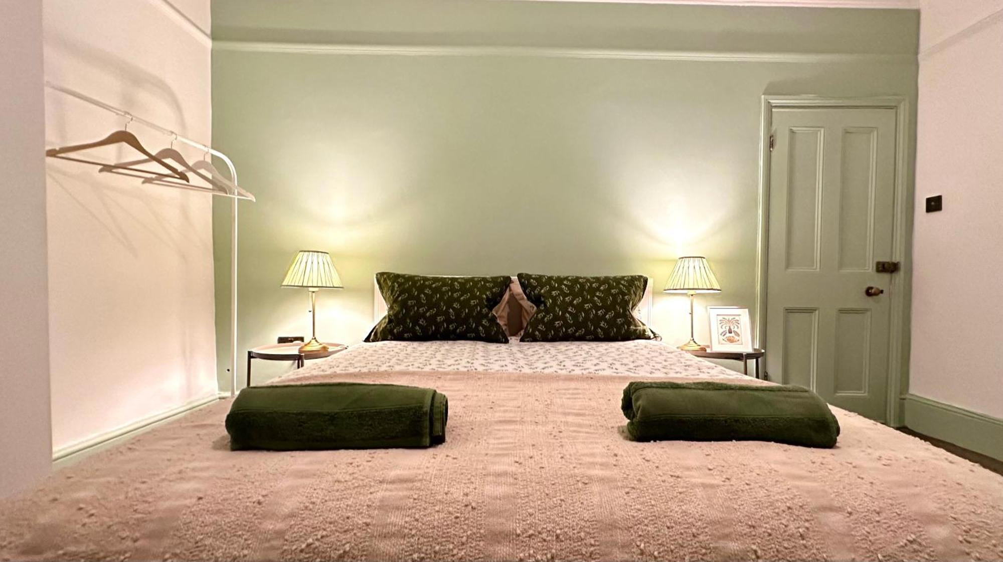 Homestay In Westminster