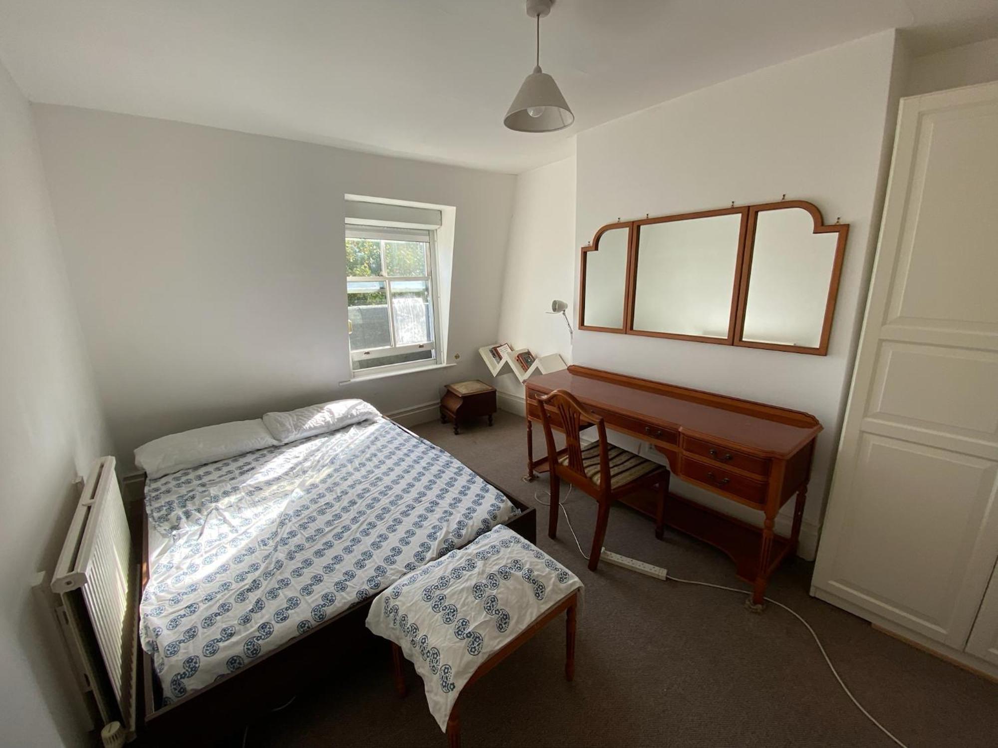 Lejlighed 3 Bedroom Top Floor Kensington *