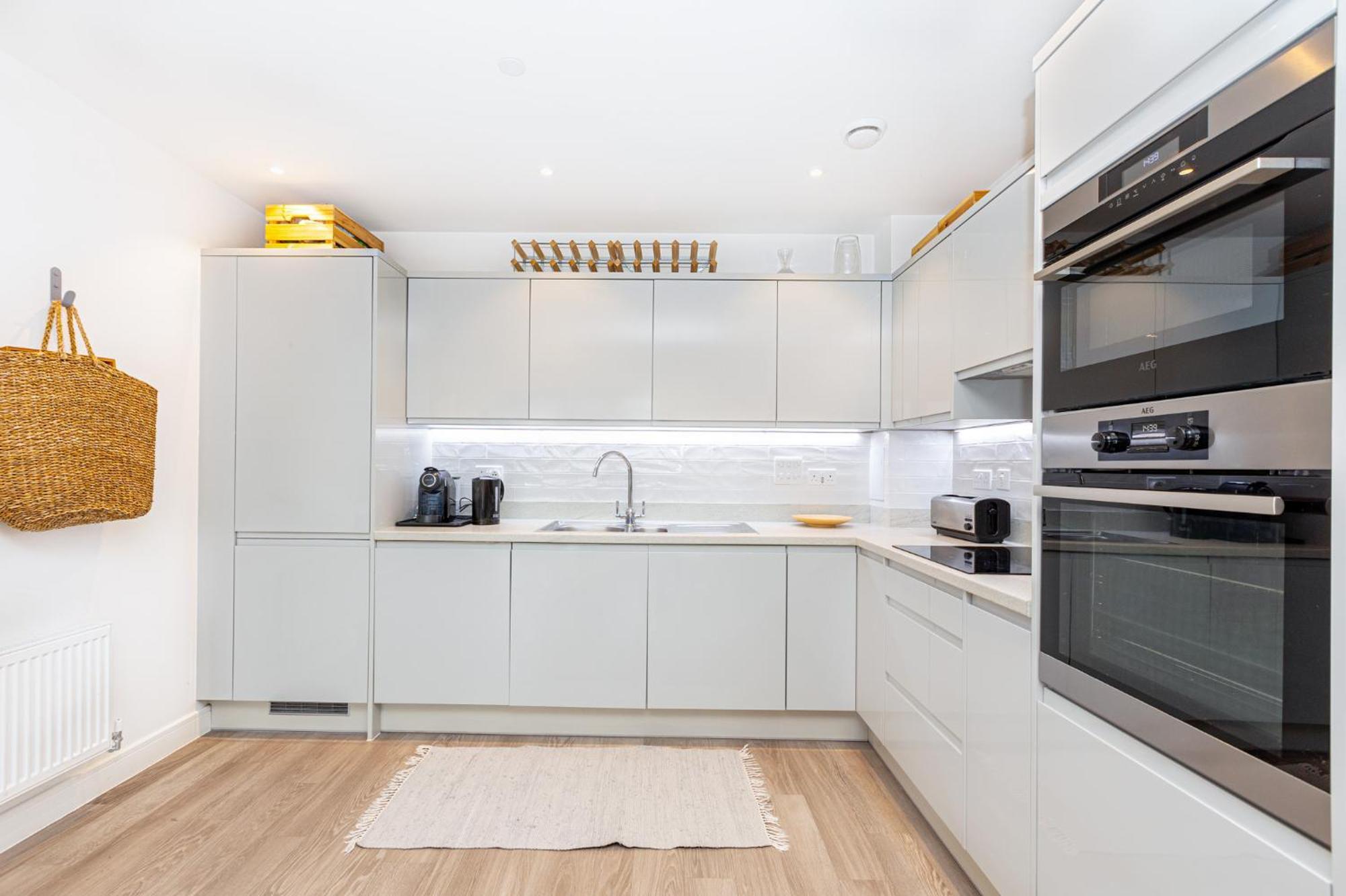 Sensational 2br Wviews & Balcony In Wandsworth