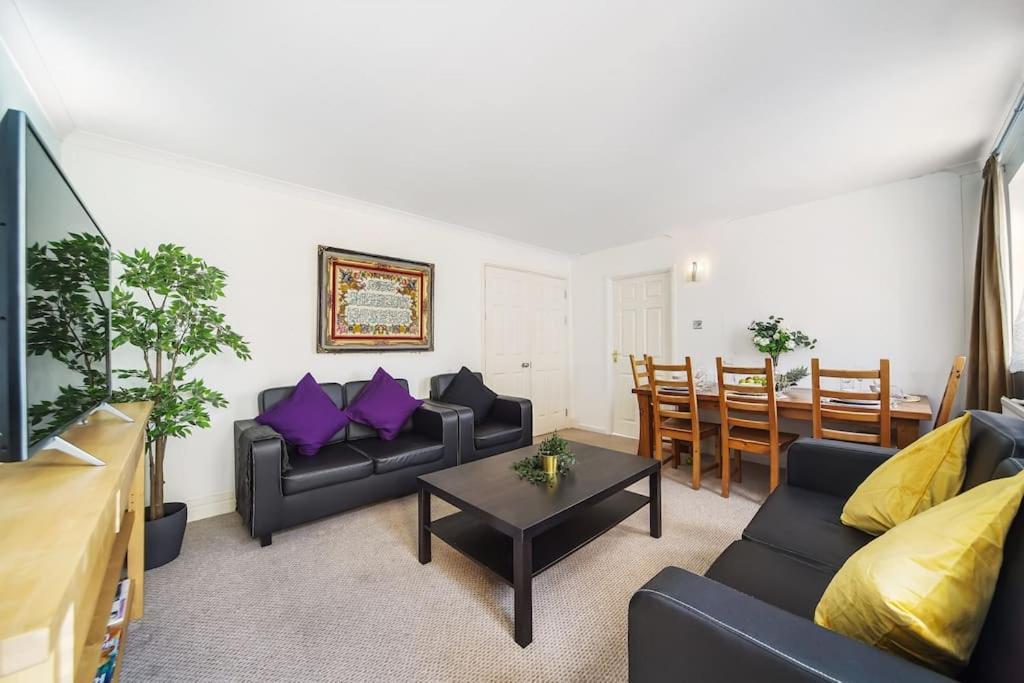 Stunning 4-bed Lejlighed