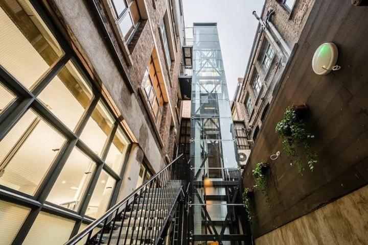 3 Bed 2 Bath Penthouse Hoxton Square With Terrace *