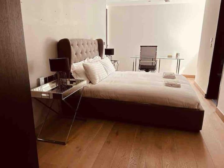 3 Bed 2 Bath Penthouse Hoxton Square With Terrace Apartment *