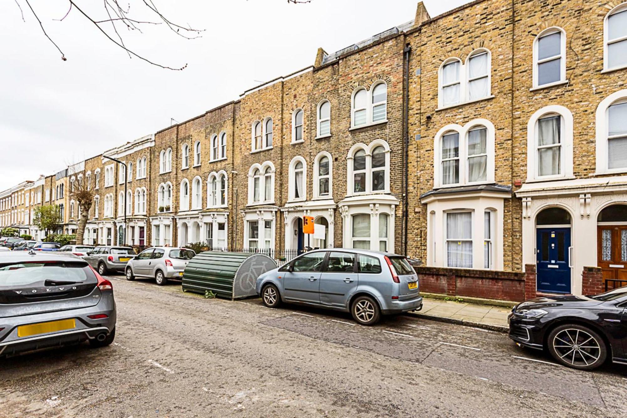 Cosy Garden Flat In Prestigious Residential Area Londra