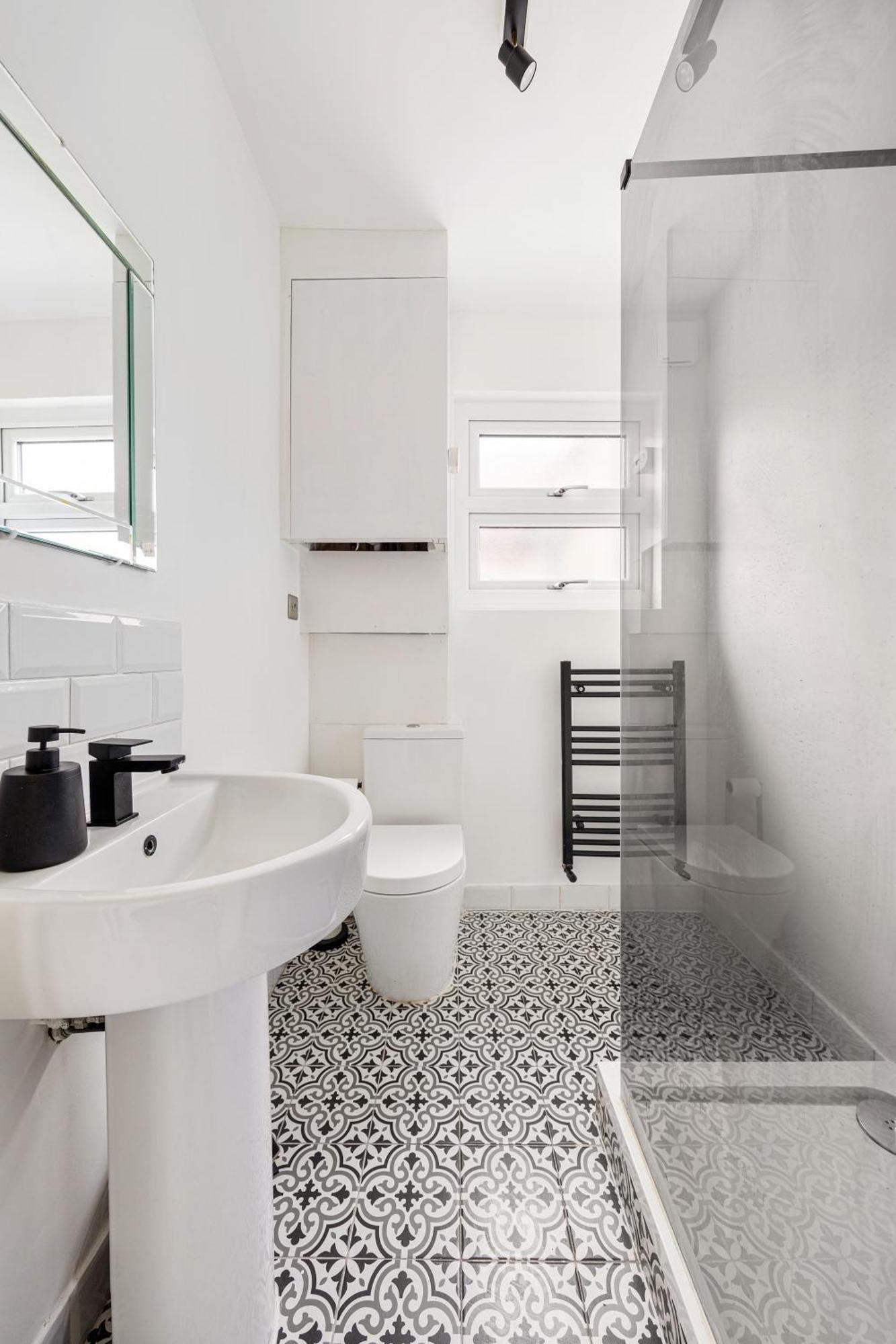Stylish 2-bedroom Flat In Walthamstow * Londen